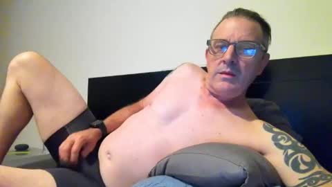 Snapshot of hempie1973 chatting on January 2026 12:09:02 PM hempie1973 online show from January 2026 12:09:02 PM