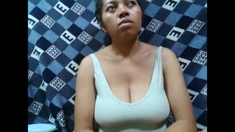 Snapshot of henitsaldy chatting on September 2025 07:05:01 PM henitsaldy online show from September 2025 07:05:01 PM