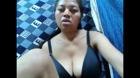 Snapshot of henitsaldy chatting on September 2025 03:30:02 AM henitsaldy online show from September 2025 03:30:02 AM