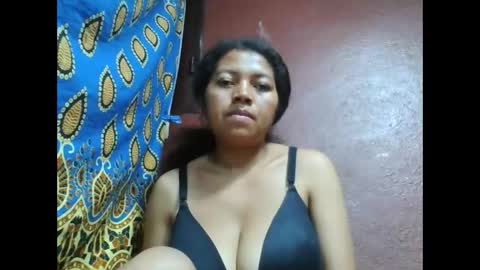 Snapshot of henitsaldy chatting on September 2025 04:10:02 PM henitsaldy online show from September 2025 04:10:02 PM