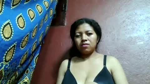 Snapshot of henitsaldy chatting on October 2025 08:26:01 PM henitsaldy online show from October 2025 08:26:01 PM