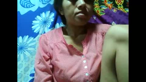 Snapshot of henitsaldy chatting on February 2026 07:52:01 PM henitsaldy online show from February 2026 07:52:01 PM