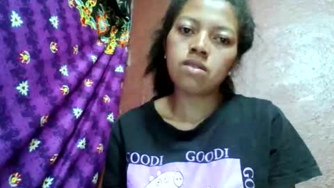 Snapshot of henitsaldy chatting on April 2026 08:28:02 AM henitsaldy online show from April 2026 08:28:02 AM