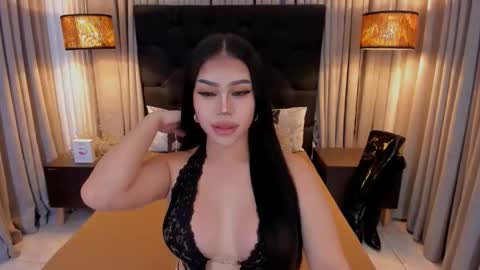 Snapshot of hennessygoddess69 chatting on October 2025 01:45:01 PM HENNESSY online show from October 2025 01:45:01 PM