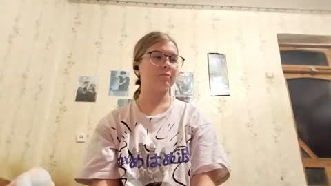 Snapshot of henrietteduchesne chatting on July 2026 09:06:02 PM Leila online show from July 2026 09:06:02 PM