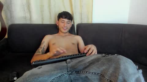 henrik_senn online show from September 2025 08:45:01 PM