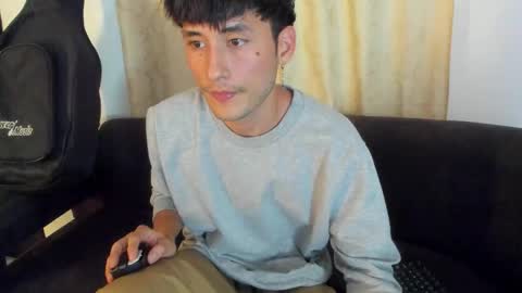 henrik_senn online show from October 2025 12:31:01 AM