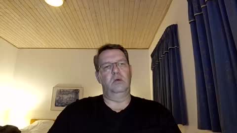 henrikrp1971 online show from December 2024 11:03:01 PM