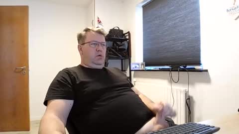 henrikrp1971 online show from February 2025 02:00:01 PM