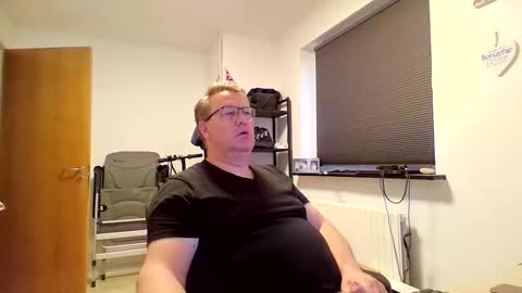 henrikrp1971 online show from October 2025 03:45:02 PM