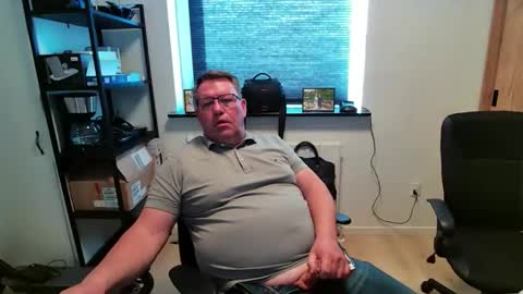 henrikrp1971 online show from April 2026 02:48:02 PM
