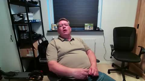 henrikrp1971 online show from April 2026 06:46:02 PM