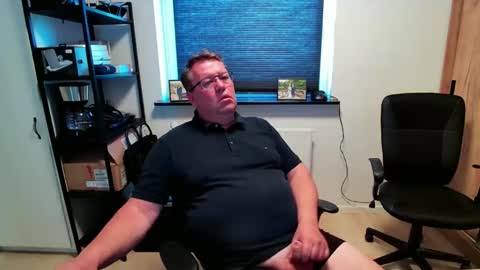Snapshot of henrikrp1971 chatting on May 2026 09:25:01 AM henrikrp1971 online show from May 2026 09:25:01 AM