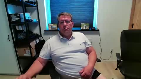 Snapshot of henrikrp1971 chatting on May 2026 12:21:02 PM henrikrp1971 online show from May 2026 12:21:02 PM