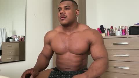 Henri online show from January 2025 09:07:02 PM