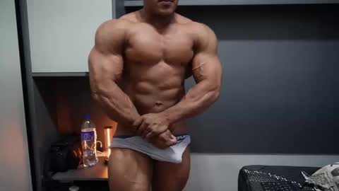 Henri online show from January 2026 08:45:02 PM