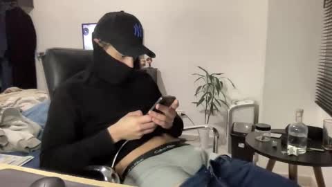 Snapshot of henriquemadaleno chatting on September 2025 02:38:01 AM henriquemadaleno online show from September 2025 02:38:01 AM