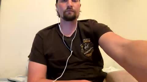 Snapshot of henryjackk chatting on March 2026 12:14:01 AM HenryJackk online show from March 2026 12:14:01 AM
