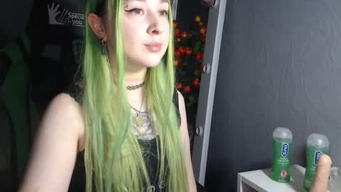 Snapshot of hentaishiing chatting on December 2024 04:48:01 PM Hentaishiing online show from December 2024 04:48:01 PM