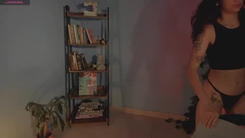 Hello I am Valentina independent Colombian model I love sensuality and pleasure welcome online show from April 2026 11:46:02 AM