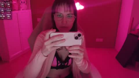 Snapshot of heraluna_ chatting on January 2025 10:51:01 PM HeraLuna online show from January 2025 10:51:01 PM