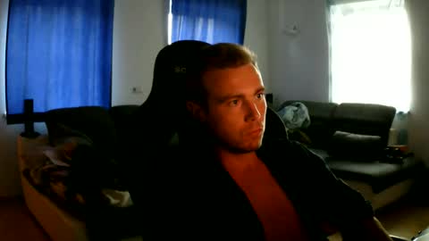 Snapshot of herbstenden chatting on May 2026 06:24:01 PM John Pearl online show from May 2026 06:24:01 PM
