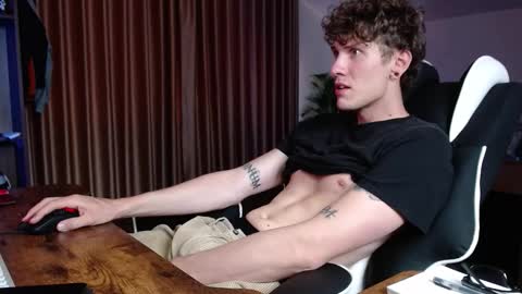 Snapshot of hercules__ chatting on February 2026 01:10:02 AM Gregblonde Alextattoo online show from February 2026 01:10:02 AM