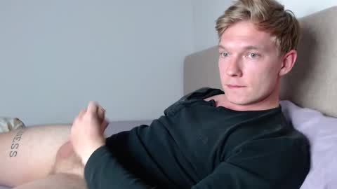 Snapshot of hercules__ chatting on February 2026 05:42:01 PM Gregblonde Alextattoo online show from February 2026 05:42:01 PM