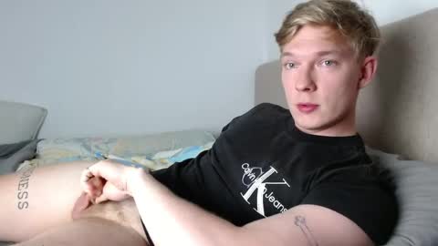 Snapshot of hercules__ chatting on March 2026 01:37:01 PM Gregblonde Alextattoo online show from March 2026 01:37:01 PM