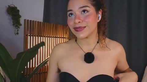 Snapshot of hercyqueen chatting on October 2025 08:17:01 AM hercyqueen online show from October 2025 08:17:01 AM