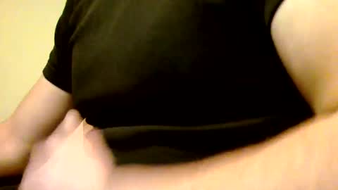 Snapshot of heretost chatting on January 2025 01:06:02 AM mr D online show from January 2025 01:06:02 AM