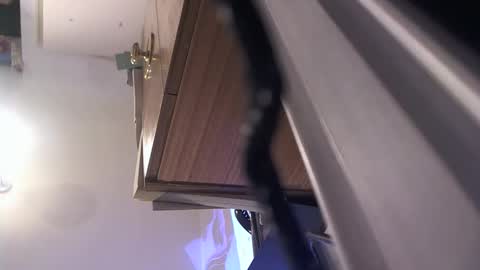 mature online show from October 2025 08:37:01 AM