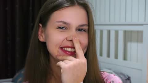 Nicole online show from April 2026 08:23:01 PM