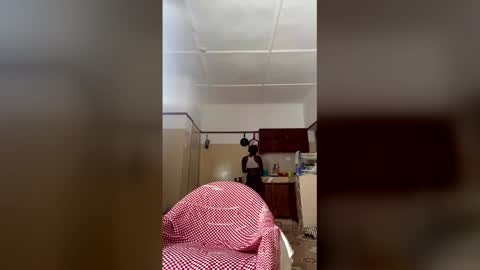 Snapshot of herslatt chatting on May 2026 01:11:02 AM herslatt online show from May 2026 01:11:02 AM