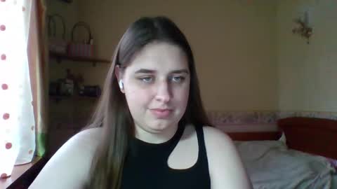 hess_luna_ online show from February 2026 10:11:02 AM