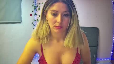 Hestesiaxx online show from December 2024 01:59:01 AM