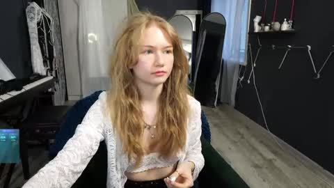 Snapshot of hetaerart chatting on May 2026 06:36:02 PM Sasha online show from May 2026 06:36:02 PM