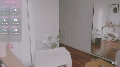 hi my name is Eva. online show from December 2024 05:33:02 PM