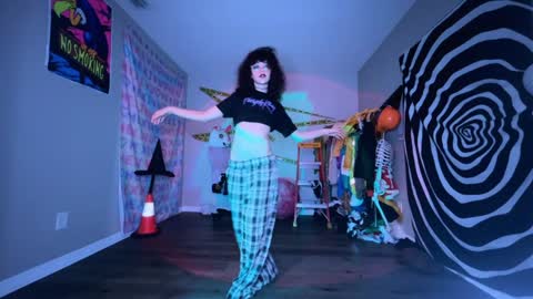 salem online show from November 2025 01:26:02 AM