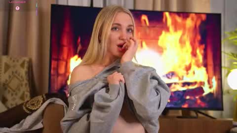 Snapshot of hey_becky chatting on February 2026 07:01:01 AM Becky online show from February 2026 07:01:01 AM