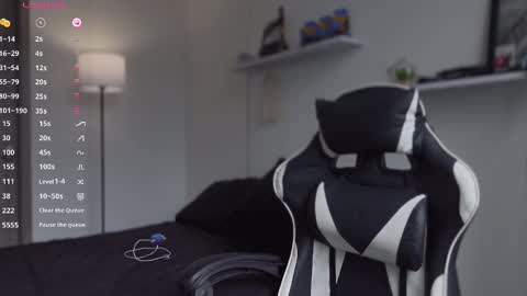 hey_cesard online show from September 2025 02:06:01 PM