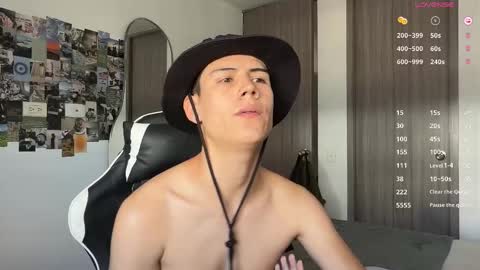 hey_cesard online show from October 2025 04:08:01 PM