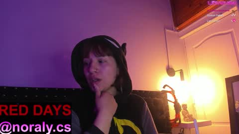 Noraly  online show from November 2025 04:03:01 AM