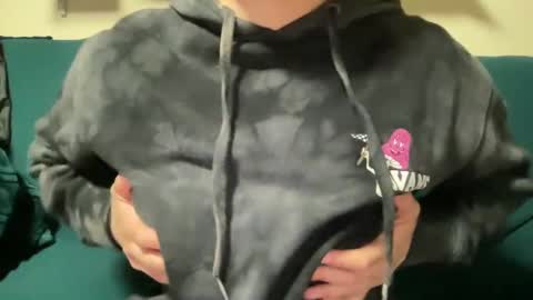 Snapshot of heybluebabe chatting on February 2025 01:40:02 PM Blue  online show from February 2025 01:40:02 PM