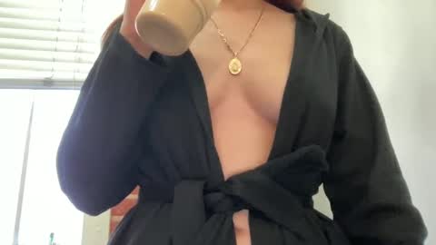 Snapshot of heybluebabe chatting on March 2025 04:55:02 PM Blue  online show from March 2025 04:55:02 PM