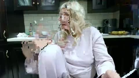 Heyheygrey online show from November 2025 03:28:02 PM