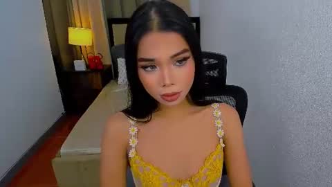 Snapshot of heyitsafira chatting on June 2026 02:12:01 PM SAFIRA 3 online show from June 2026 02:12:01 PM