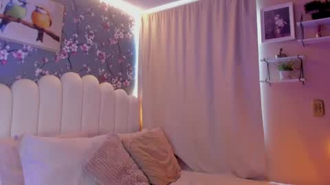 Snapshot of heymartina chatting on May 2026 02:34:02 PM Martina Ricci Show schedule Monday to Friday 8am colombia time I work some weekends online show from May 2026 02:34:02 PM