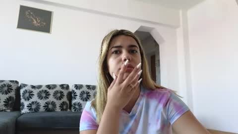 Snapshot of heysianna chatting on June 2026 09:01:02 AM Siana online show from June 2026 09:01:02 AM