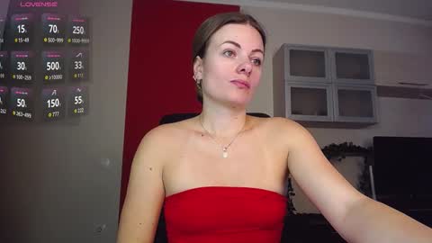 Lina online show from November 2025 08:09:01 AM